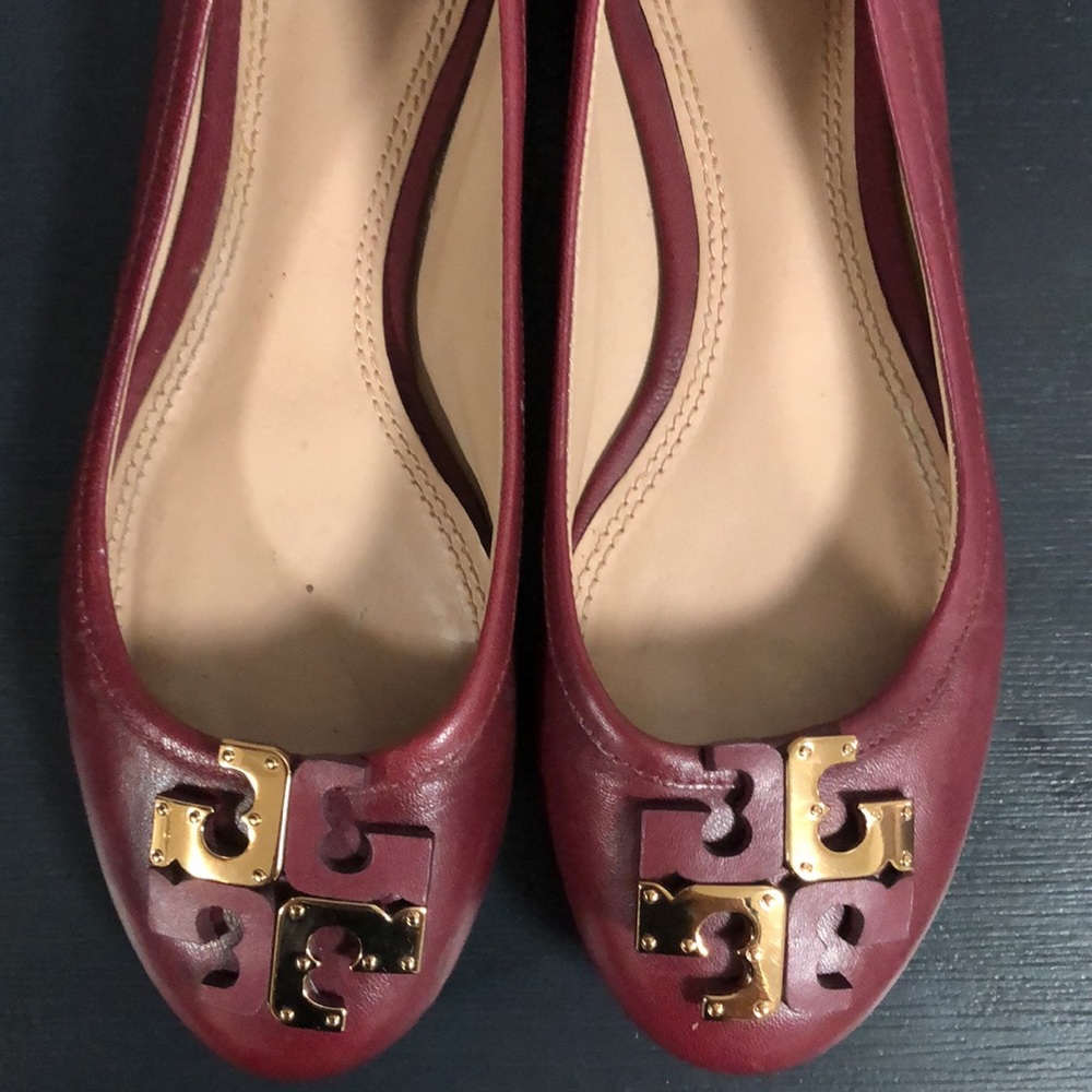Tory Burch Burgundy color shoes - Picture 4 of 9
